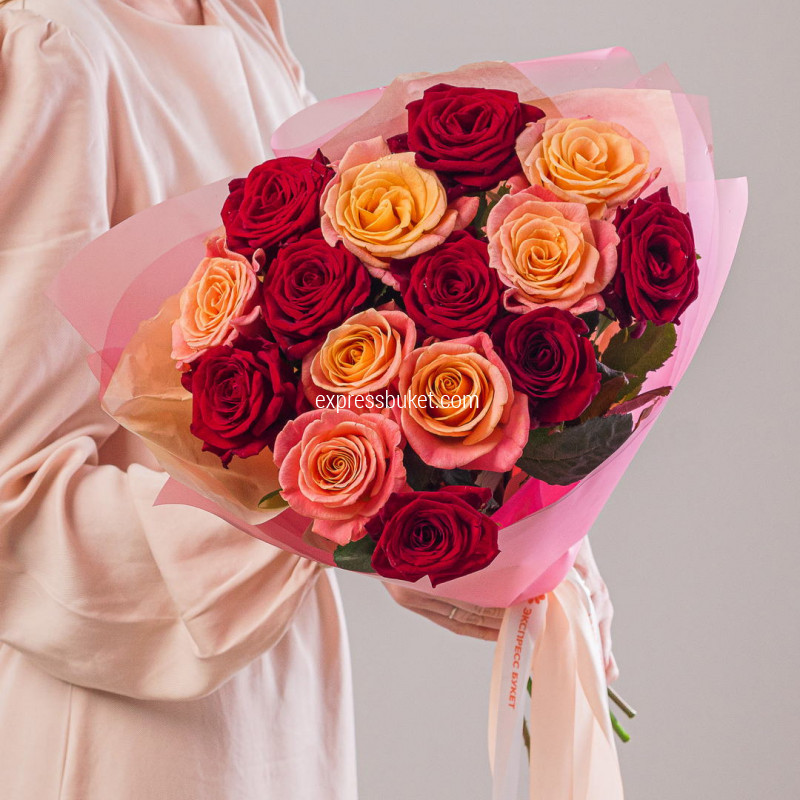 Микс роз персиковые+красные 15шт